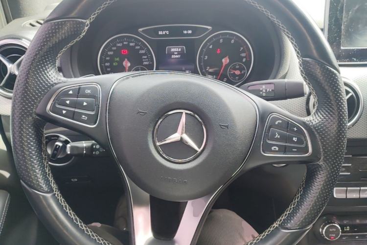 Used Mercedes-Benz B-Class 2015 B 200 Fashion Model Steering Wheel