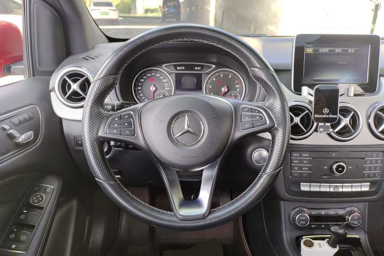 Used Mercedes-Benz B-Class 2015 B 200 Fashion Model Steering Wheel