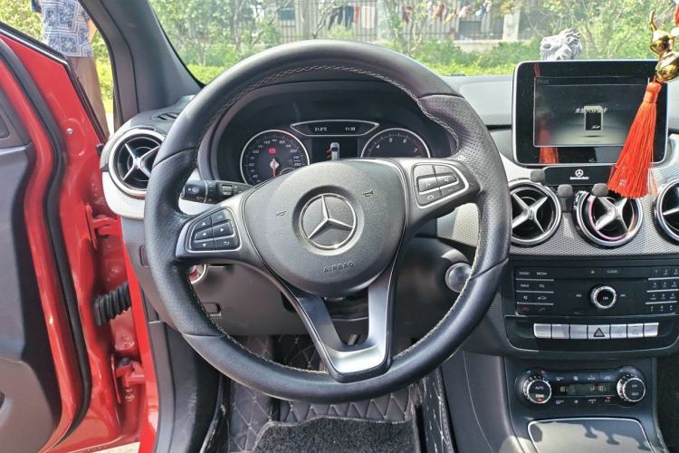 Used Mercedes-Benz B-Class 2015 B 200 Fashion Model Steering Wheel