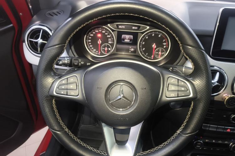 Used Mercedes-Benz B-Class 2015 B 200 Fashion Model Steering Wheel