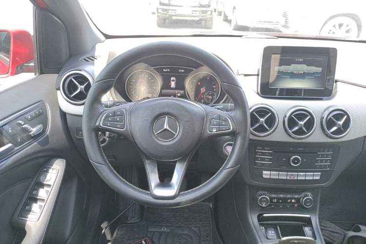 Used Mercedes-Benz B-Class 2015 B 200 Fashion Model Steering Wheel