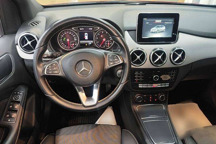 Used Mercedes-Benz B-Class 2015 B 200 Sport Edition Steering Wheel