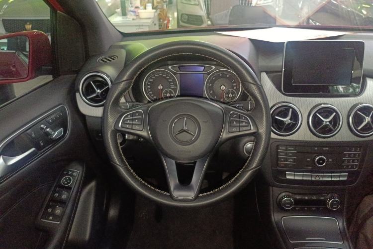 Used Mercedes-Benz B-Class 2015 B 200 Fashion Model Steering Wheel