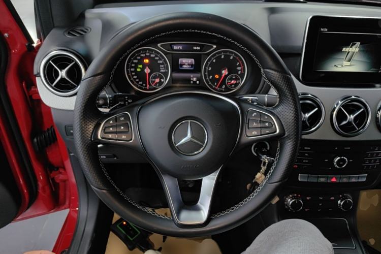 Used Mercedes-Benz B-Class 2015 B 200 Sport Edition Steering Wheel