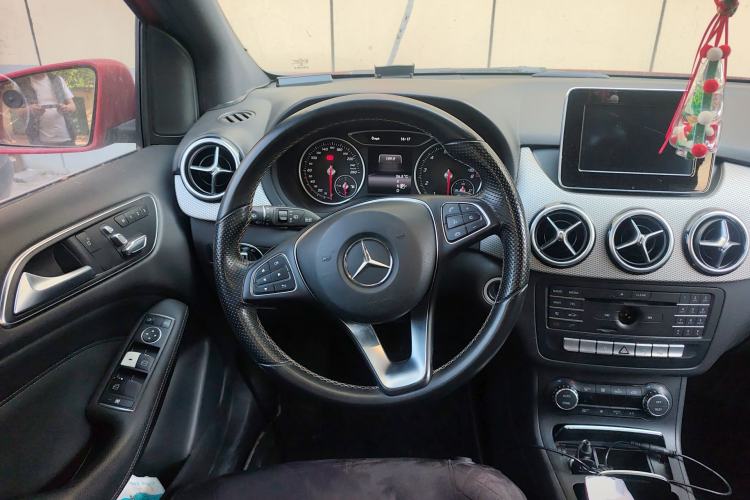 Used Mercedes-Benz B-Class 2015 B 200 Fashion Model Steering Wheel