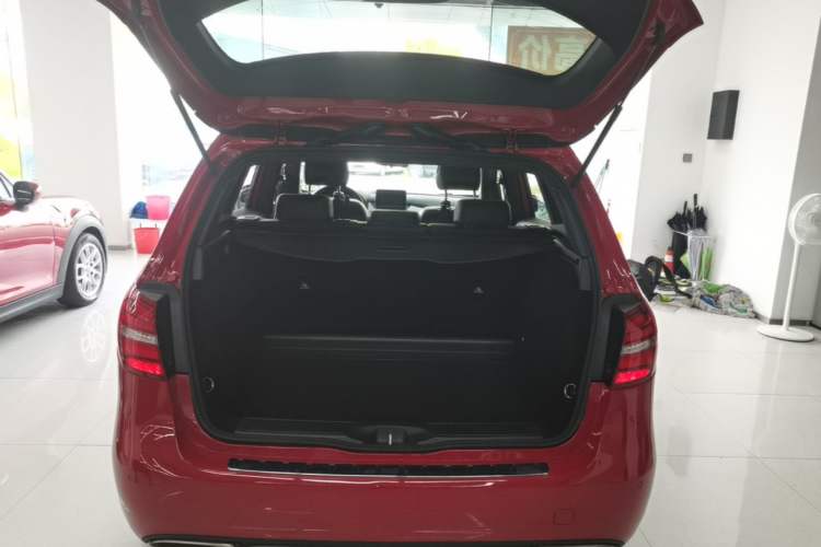 Used Mercedes-Benz B-Class 2015 B 200 Fashion Model Trunk