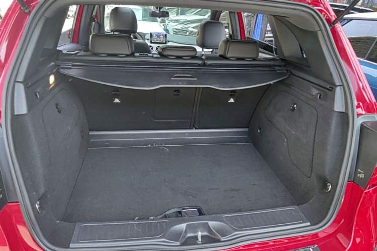 Used Mercedes-Benz B-Class 2015 B 200 Fashion Model Trunk