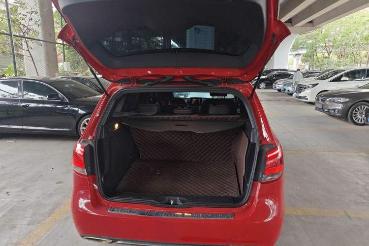 Used Mercedes-Benz B-Class 2015 B 200 Sport Edition Trunk