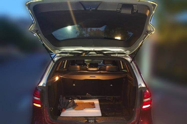 Used Mercedes-Benz B-Class 2015 B 200 Fashion Model Trunk