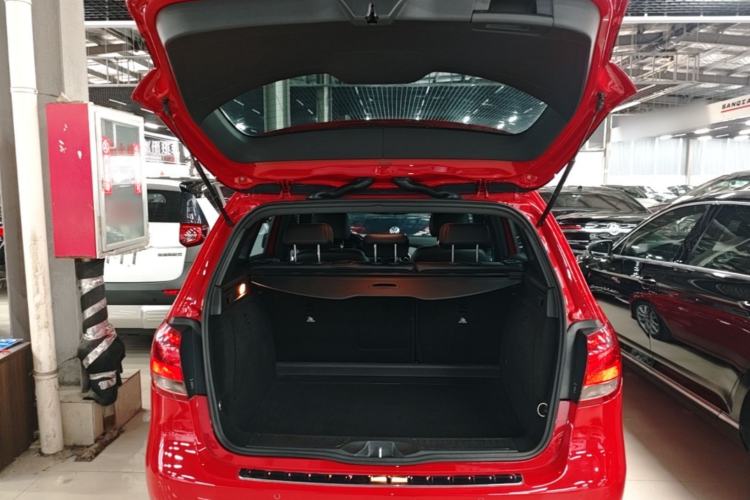 Used Mercedes-Benz B-Class 2015 B 200 Sport Edition Trunk