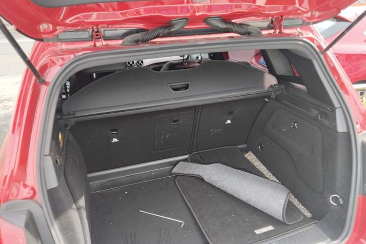 Used Mercedes-Benz B-Class 2015 B 200 Fashion Model Trunk
