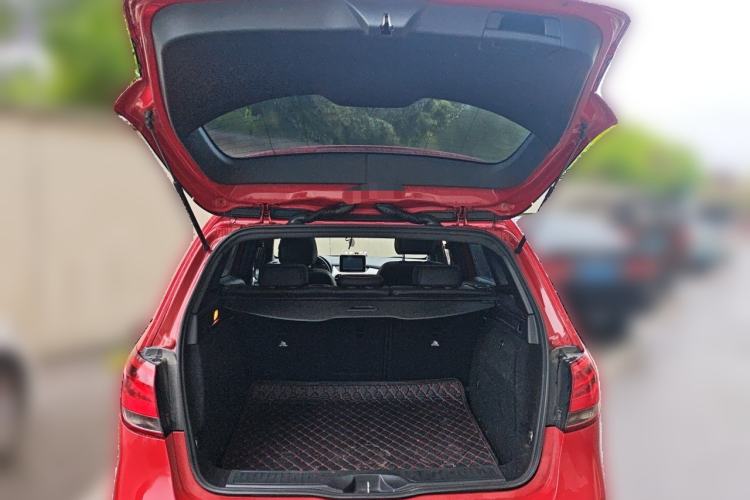 Used Mercedes-Benz B-Class 2015 B 200 Sport Edition Trunk