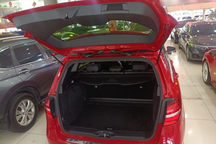 Used Mercedes-Benz B-Class 2015 B 200 Fashion Model Trunk