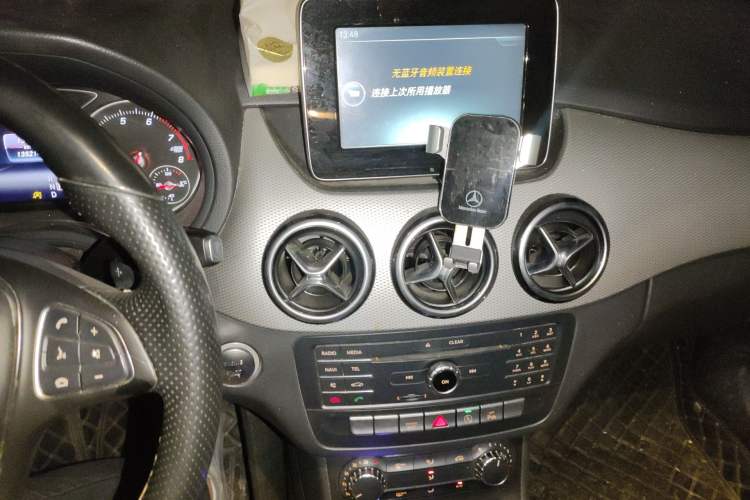 Used Mercedes-Benz B-Class 2015 B 200 Sport Edition Audio And AC Panel