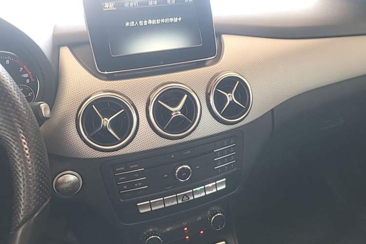 Used Mercedes-Benz B-Class 2015 B 200 Sport Edition Audio And AC Panel