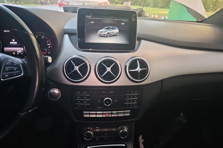 Used Mercedes-Benz B-Class 2015 B 200 Sport Edition Audio And AC Panel