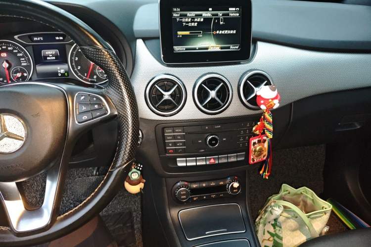 Used Mercedes-Benz B-Class 2015 B 200 Fashion Model Audio And AC Panel