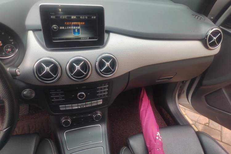 Used Mercedes-Benz B-Class 2015 B 200 Sport Edition Audio And AC Panel