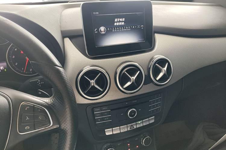 Used Mercedes-Benz B-Class 2015 B 200 Sport Edition Audio And AC Panel