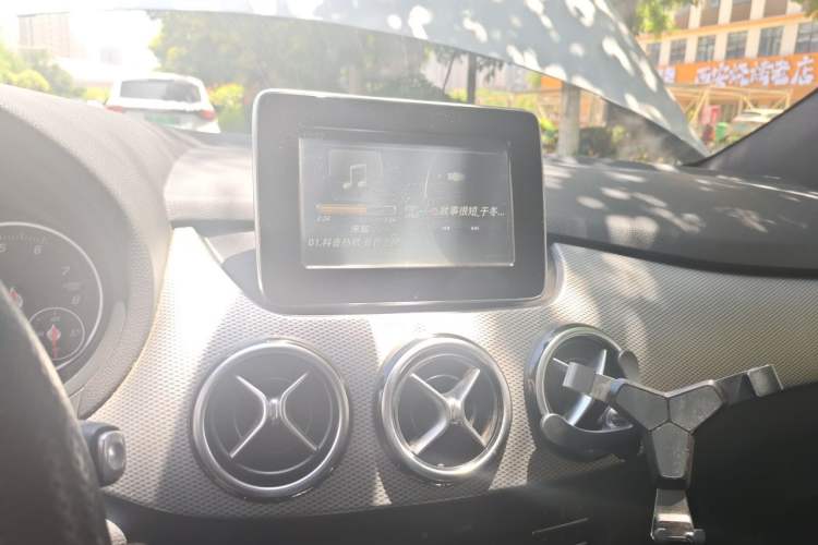 Used Mercedes-Benz B-Class 2015 B 200 Sport Edition Audio And AC Panel
