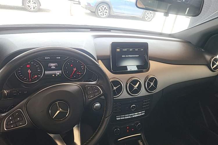 Used Mercedes-Benz B-Class 2015 B 200 Sport Edition Center Console