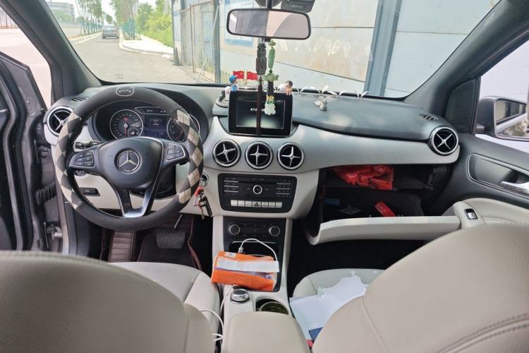 Used Mercedes-Benz B-Class 2015 B 200 Sport Edition Center Console