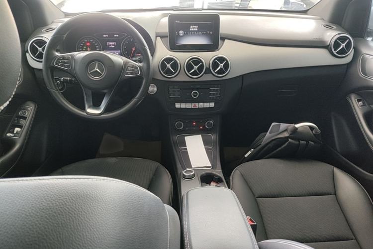 Used Mercedes-Benz B-Class 2015 B 200 Sport Edition Center Console
