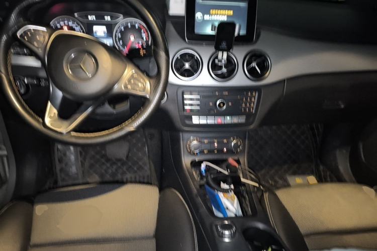 Used Mercedes-Benz B-Class 2015 B 200 Sport Edition Center Console