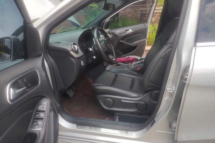 Used Mercedes-Benz B-Class 2015 B 200 Sport Edition Driver Seat