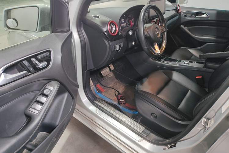 Used Mercedes-Benz B-Class 2015 B 200 Fashion Model Driver Seat