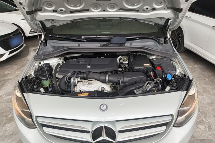 Used Mercedes-Benz B-Class 2015 B 200 Sport Edition Engine Bay