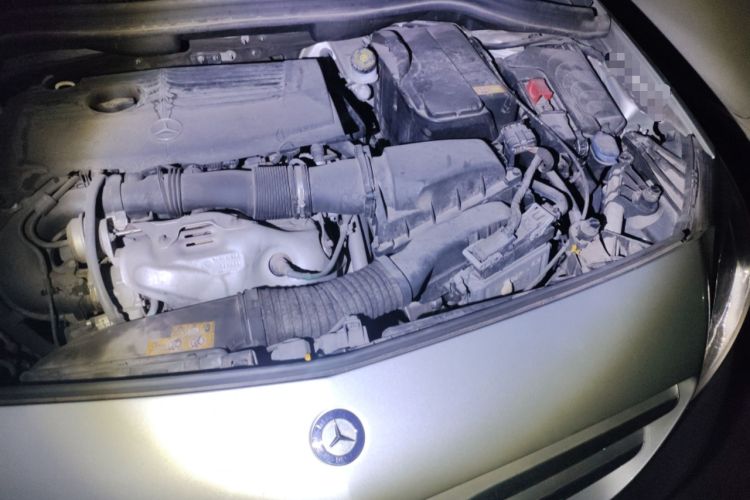 Used Mercedes-Benz B-Class 2015 B 200 Sport Edition Engine Bay Left