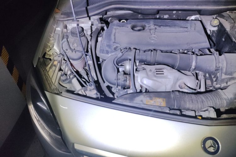 Used Mercedes-Benz B-Class 2015 B 200 Sport Edition Engine Bay Right