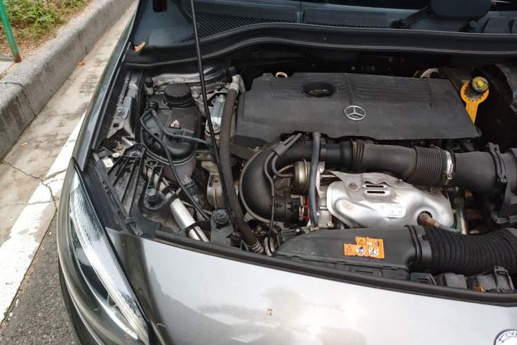 Used Mercedes-Benz B-Class 2015 B 200 Fashion Model Engine Bay Right