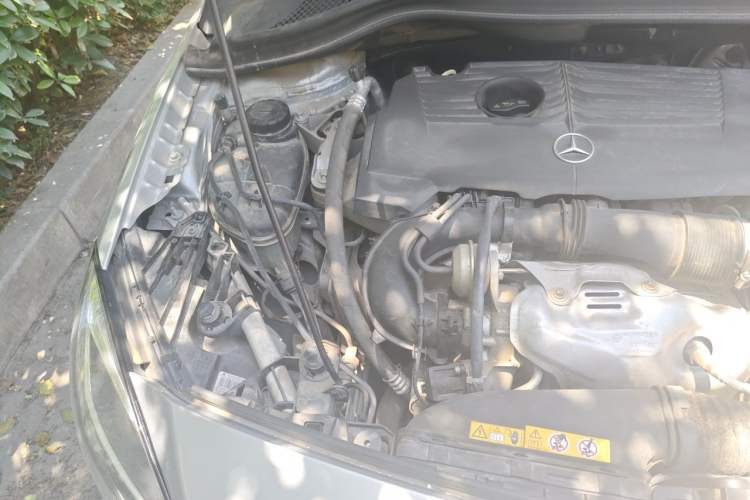 Used Mercedes-Benz B-Class 2015 B 200 Sport Edition Engine Bay Right