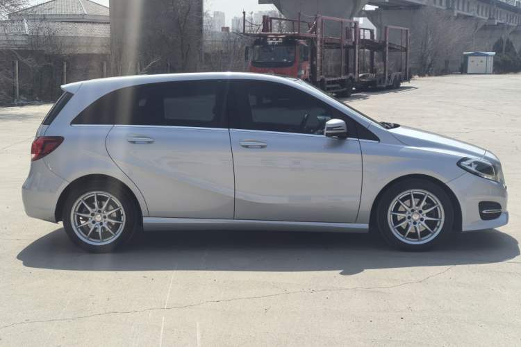 Used Mercedes-Benz B-Class 2015 B 200 Sport Edition Exterior 4