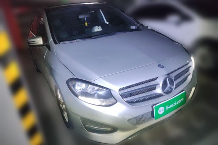 Used Mercedes-Benz B-Class 2015 B 200 Sport Edition Front Right 45 Deg