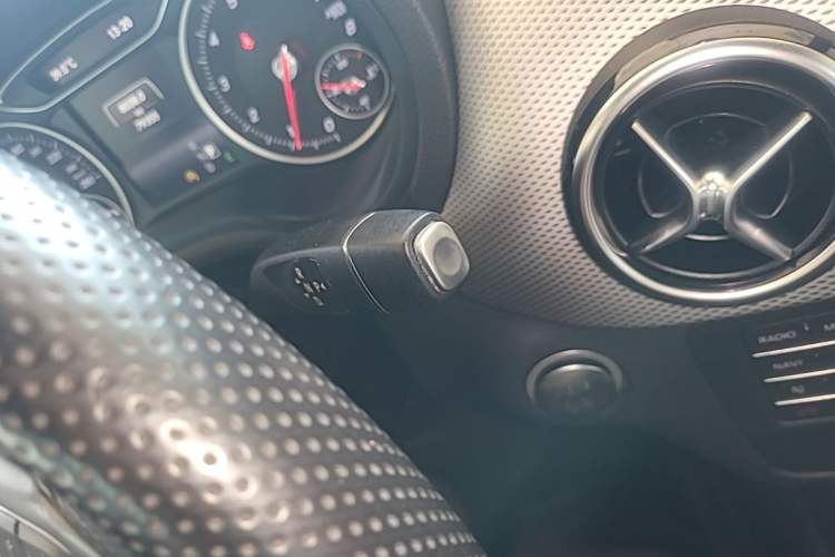 Used Mercedes-Benz B-Class 2015 B 200 Sport Edition Gear Lever