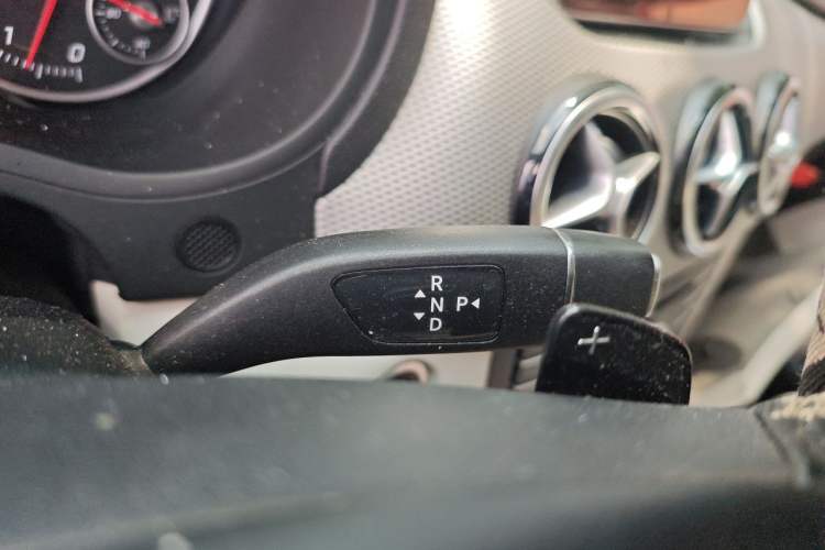 Used Mercedes-Benz B-Class 2015 B 200 Sport Edition Gear Lever