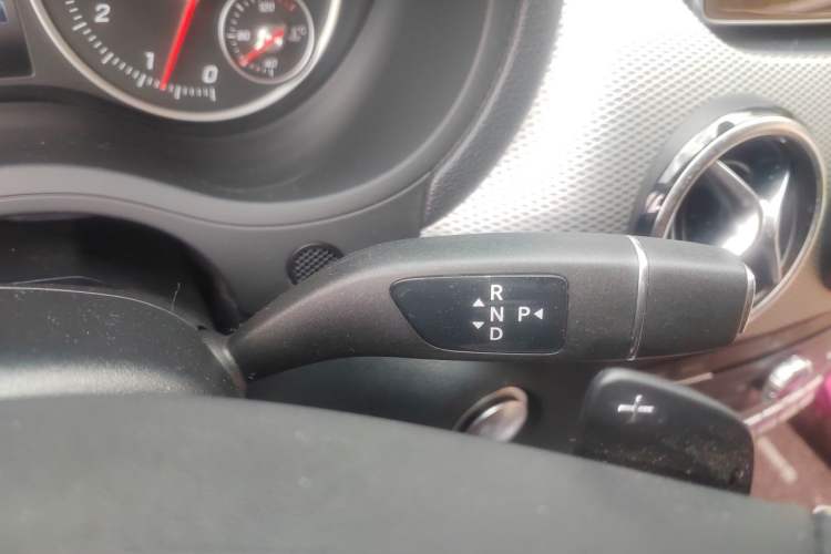 Used Mercedes-Benz B-Class 2015 B 200 Sport Edition Gear Lever