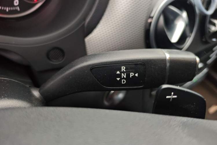 Used Mercedes-Benz B-Class 2015 B 200 Sport Edition Gear Lever