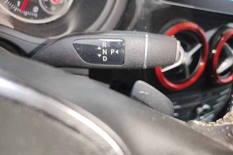 Used Mercedes-Benz B-Class 2015 B 200 Fashion Model Gear Lever