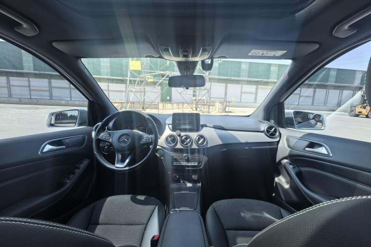 Used Mercedes-Benz B-Class 2015 B 200 Sport Edition Interior 1