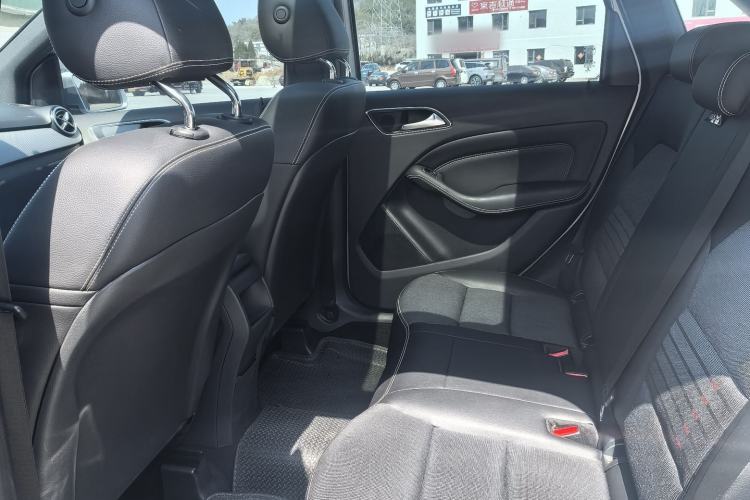 Used Mercedes-Benz B-Class 2015 B 200 Sport Edition Interior 2