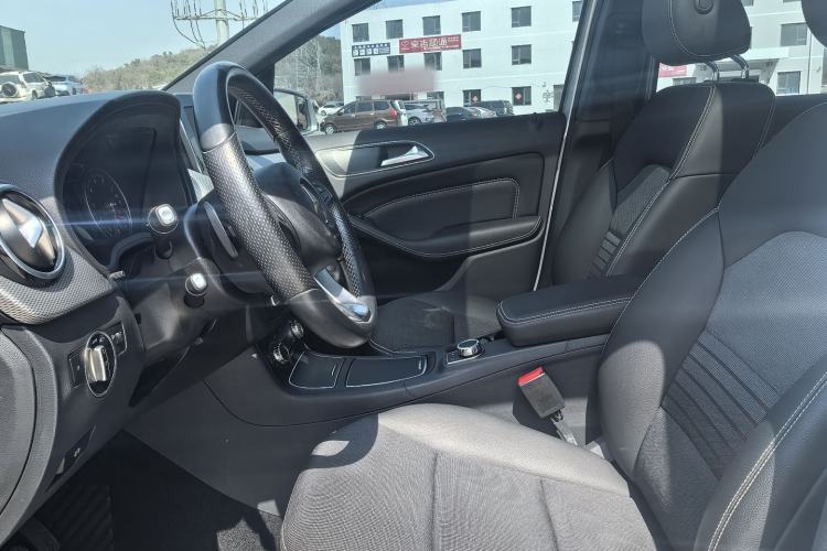 Used Mercedes-Benz B-Class 2015 B 200 Sport Edition Interior 3