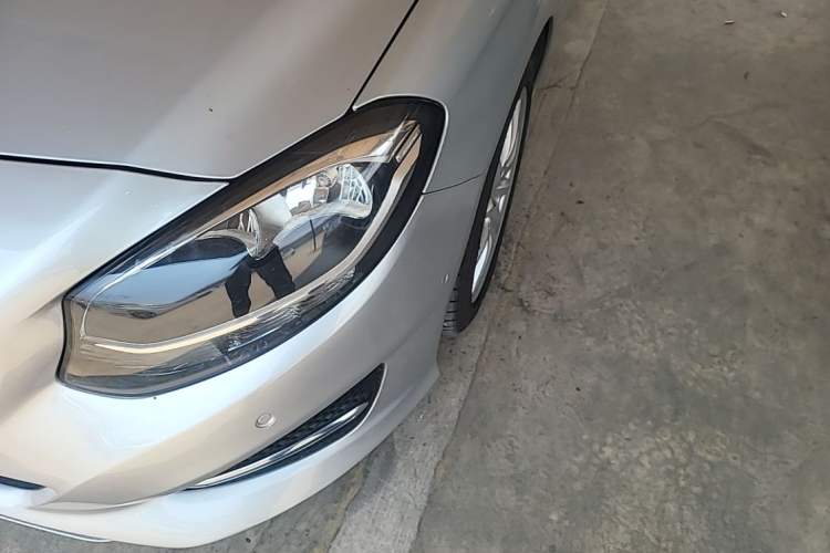Used Mercedes-Benz B-Class 2015 B 200 Sport Edition Left Front Headlight