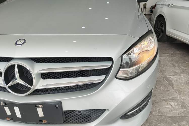 Used Mercedes-Benz B-Class 2015 B 200 Sport Edition Left Front Headlight