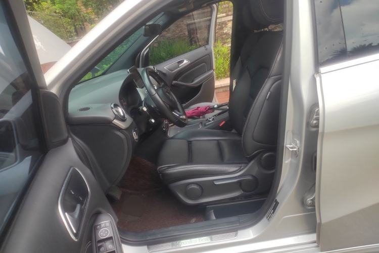 Used Mercedes-Benz B-Class 2015 B 200 Sport Edition Left Front Seat