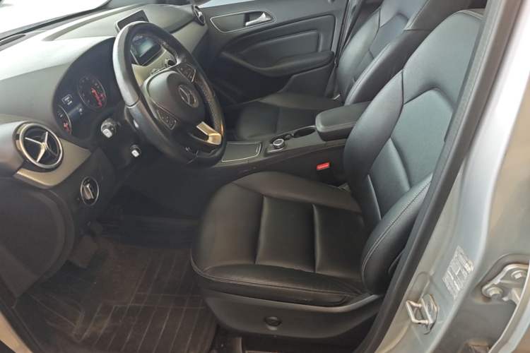 Used Mercedes-Benz B-Class 2015 B 200 Fashion Model Left Front Seat