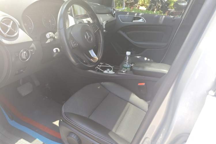 Used Mercedes-Benz B-Class 2015 B 200 Sport Edition Left Front Seat